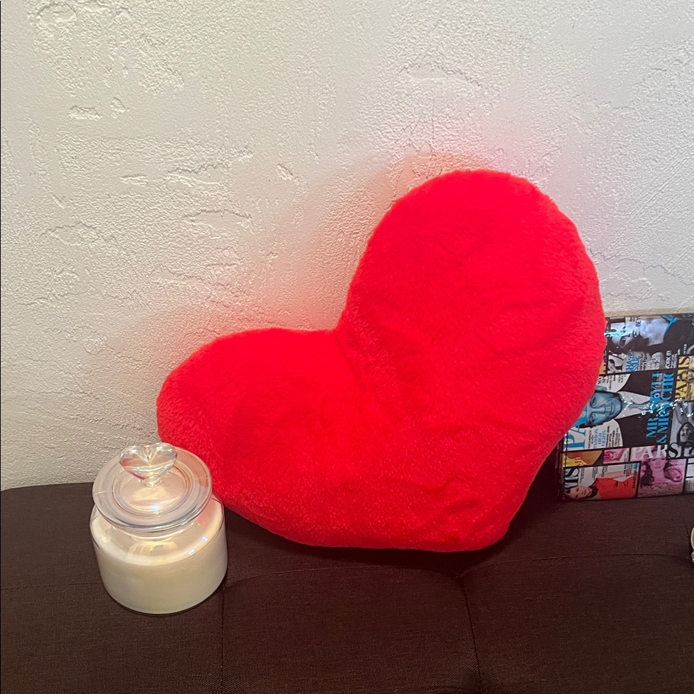 Paris Hilton That's Hot Scented Candle - Pink and White - Picture 5 of 8